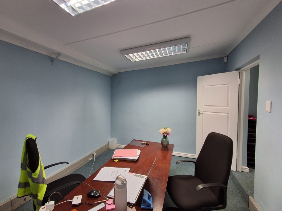 To Let Commercial Property for Rent in Baysville Eastern Cape